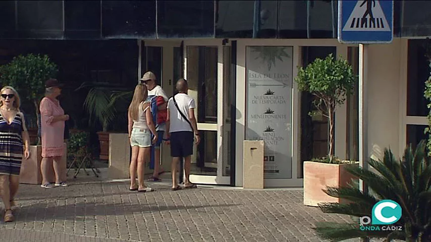 noticias cadiz turistas1_2.jpg noticias cadiz turistas1_2.jpg