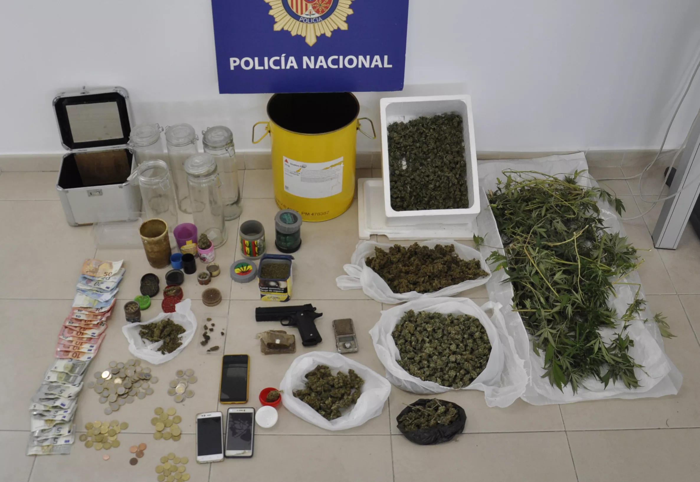 noticias cadiz Sanlucar Marihuana menores-.JPG