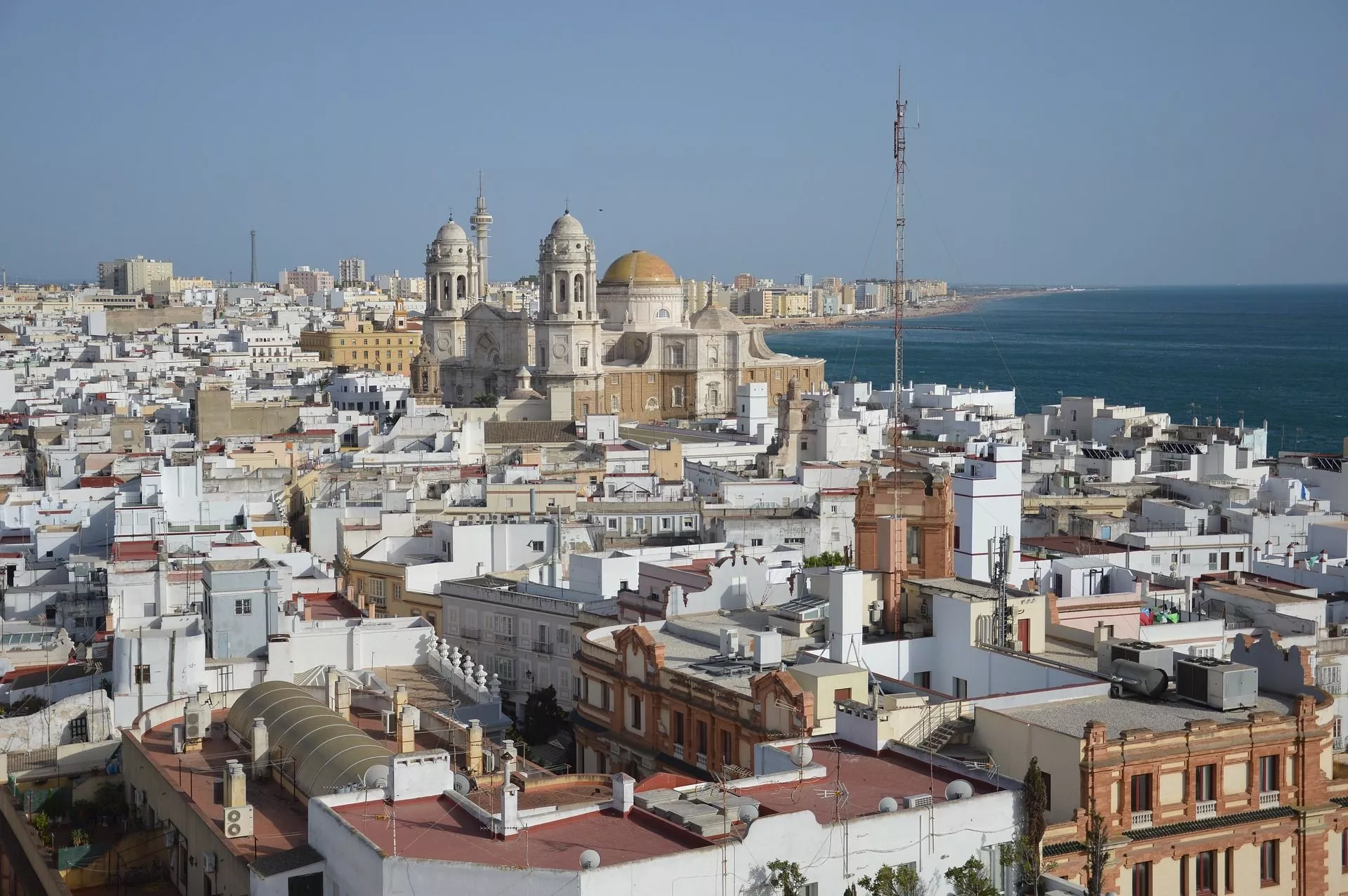 una-lavanderia-autoservicio-en-cadiz.jpg una-lavanderia-autoservicio-en-cadiz.jpg