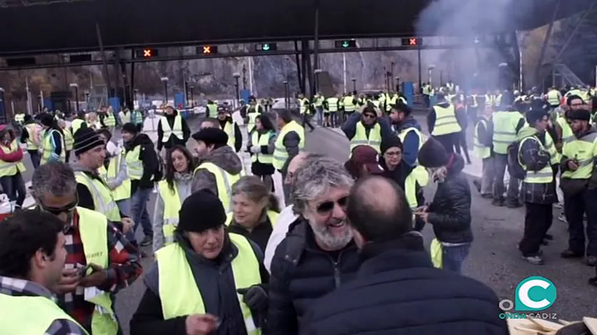 Miles de personas se manifestaron en Francia noticias cadiz foto chalecos amarillosok.jpg