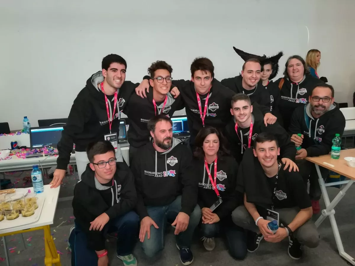 Grupo de estudiantes del Departamento de Informática del IES Rafael Alberti noticias cadiz rafael alberti.jpg