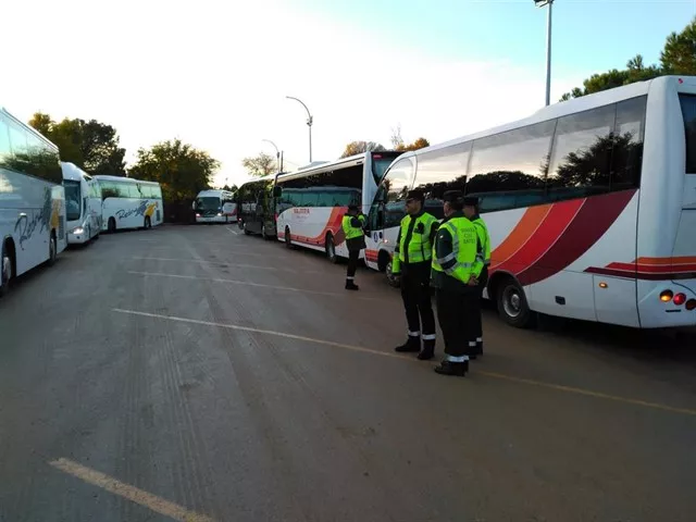 noticias cadiz inspeccion vehiculos escolares.jpg