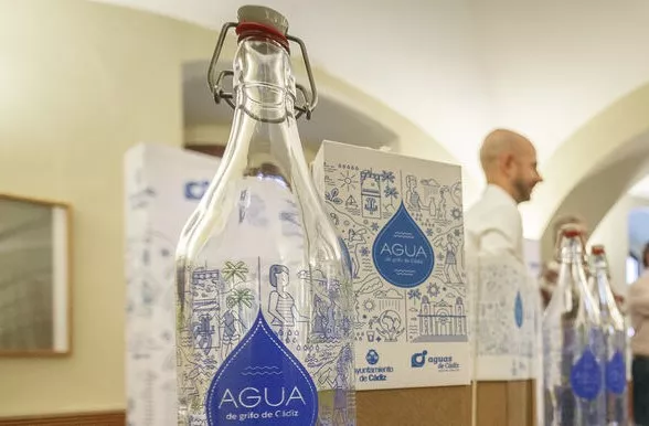 Botellas-campana-Progrifo-Aguasokok.jpg Botellas-campana-Progrifo-Aguasokok.jpg
