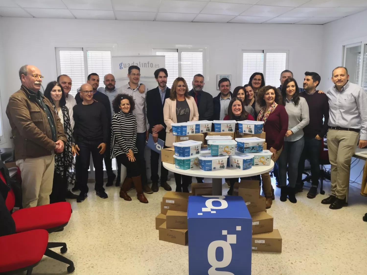 noticias cadiz entrega de kits de robótica a los Guadalinfo.jpg noticias cadiz entrega de kits de robótica a los Guadalinfo.jpg