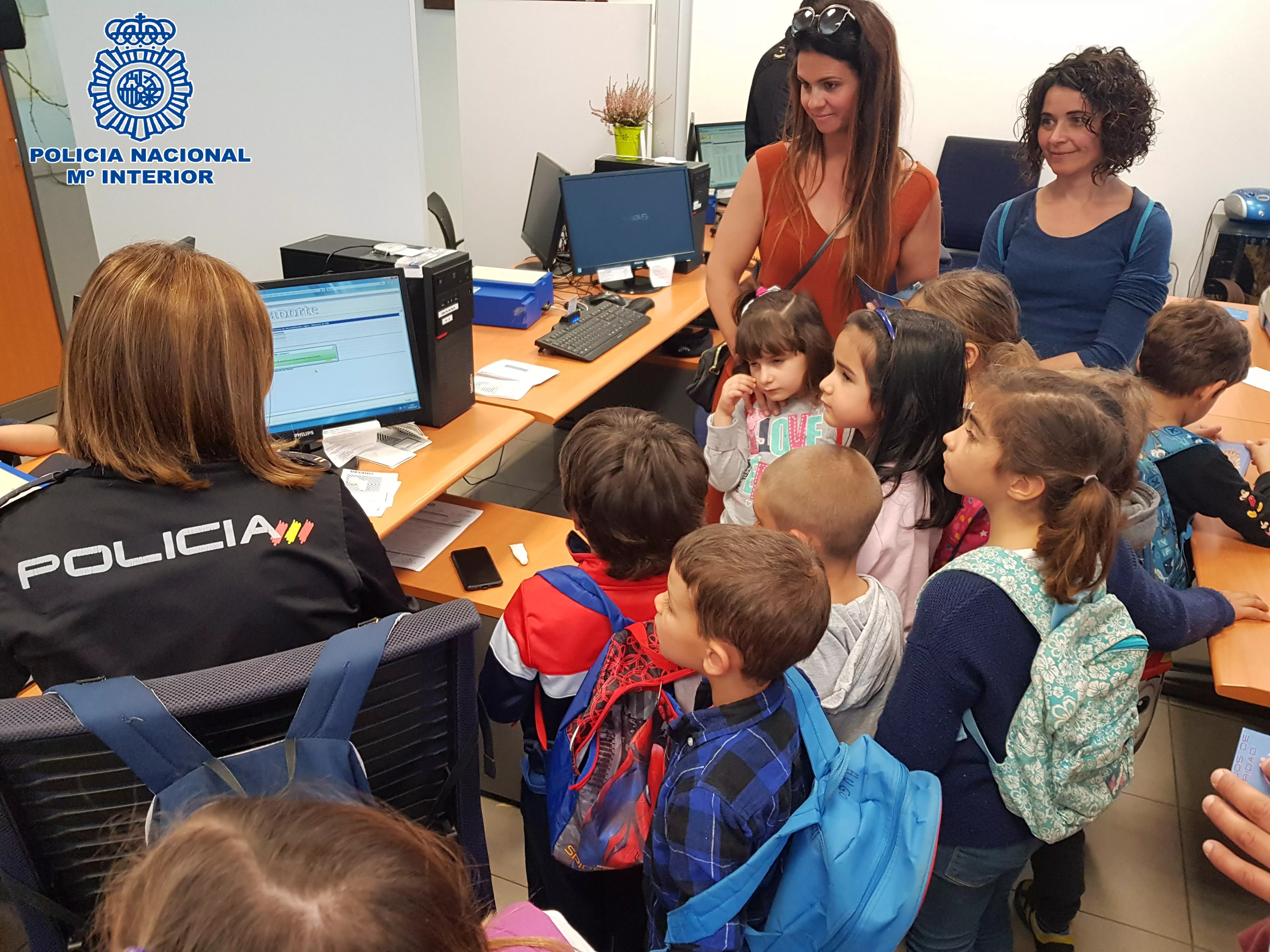 noticias cadiz visita escolares dni el puerto de santa maria.jpg noticias cadiz visita escolares dni el puerto de santa maria.jpg