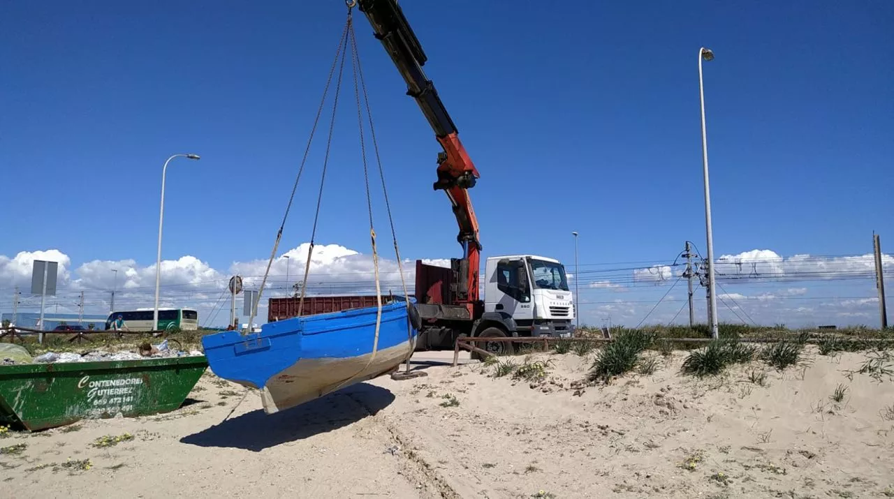 retirada patera.jpg retirada patera.jpg