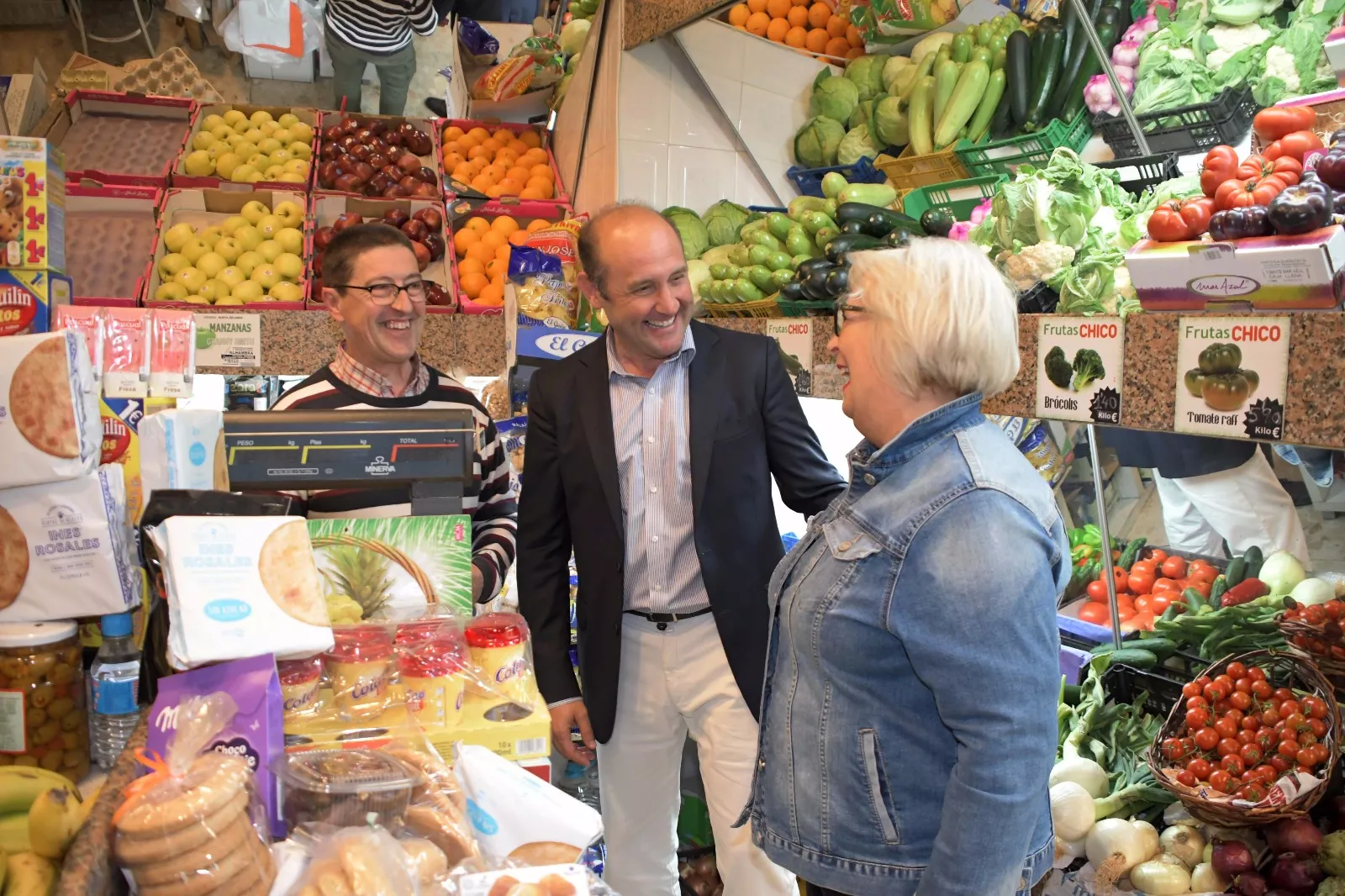Juan Jose Ortiz Visita Barrio El Balón 3.jpeg Juan Jose Ortiz Visita Barrio El Balón 3.jpeg