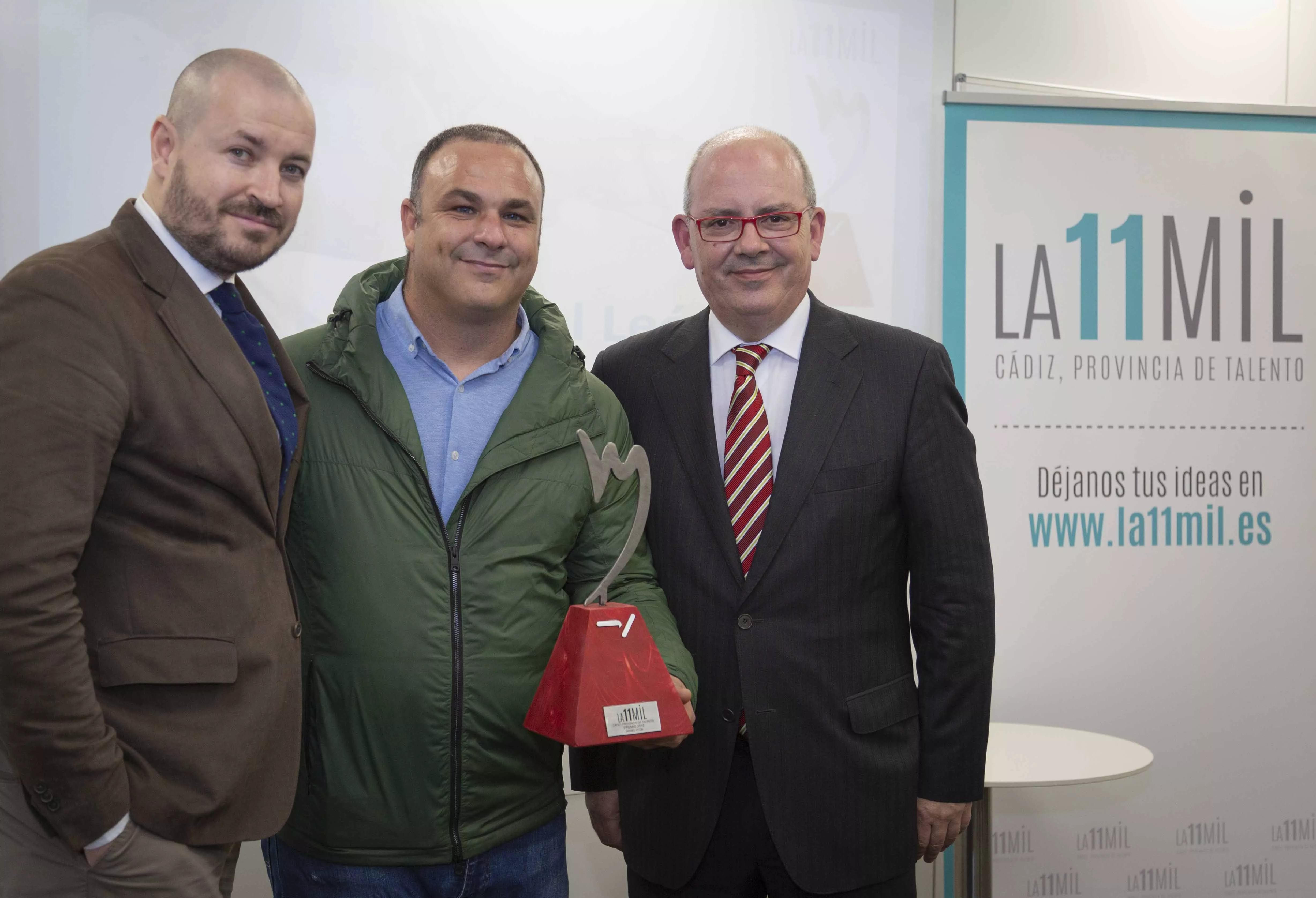 Daniel Romero-Abreu, Ángel León y Javier Sánchez Rojas noticias cadiz ANGEL_PREMIO_BAJA1.jpg
