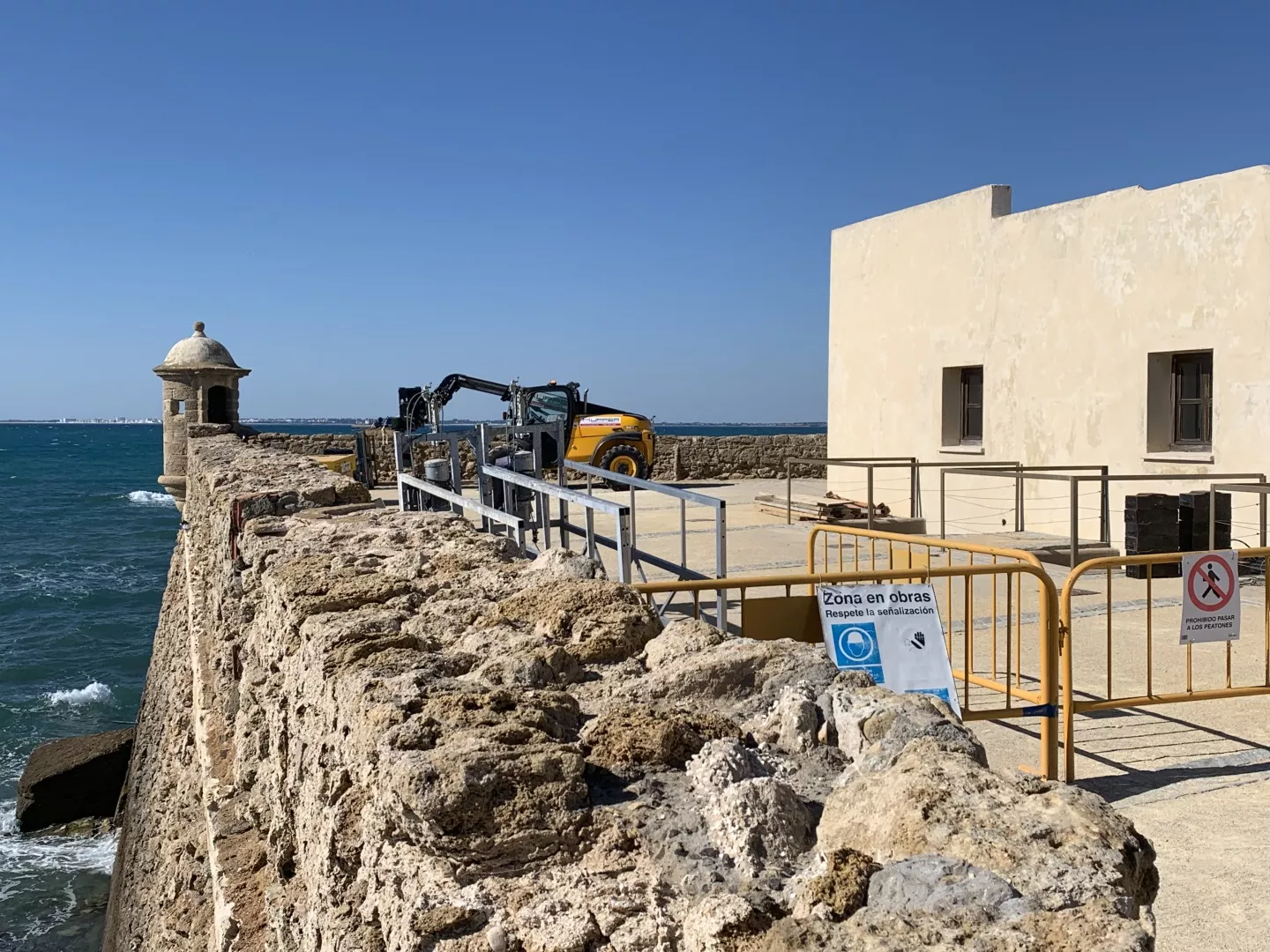 noticias cadiz Obra Castillo Santa Catalina 4abr19.jpg noticias cadiz Obra Castillo Santa Catalina 4abr19.jpg