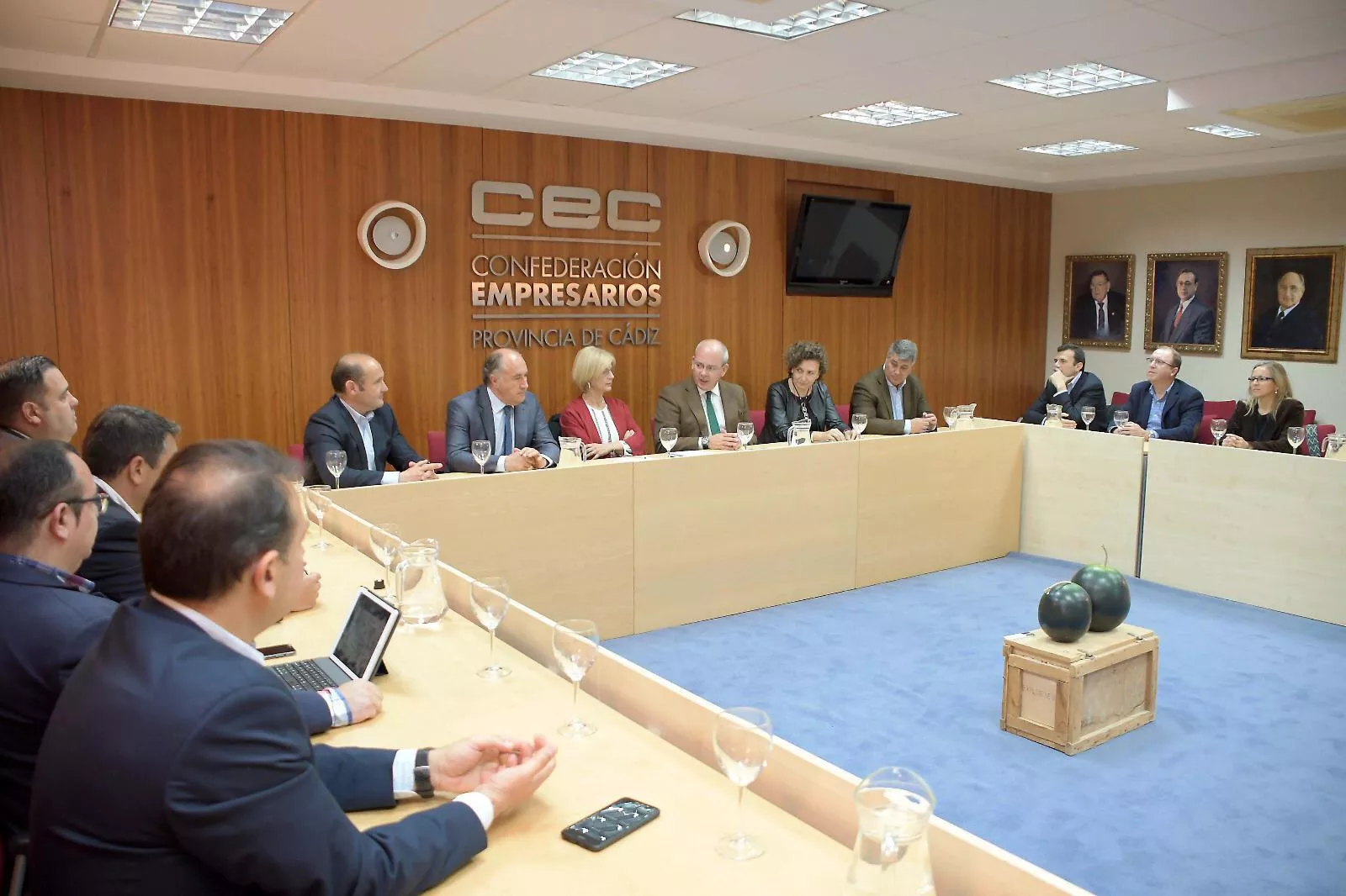 noticias cadiz Reunión con empresarios.jpg