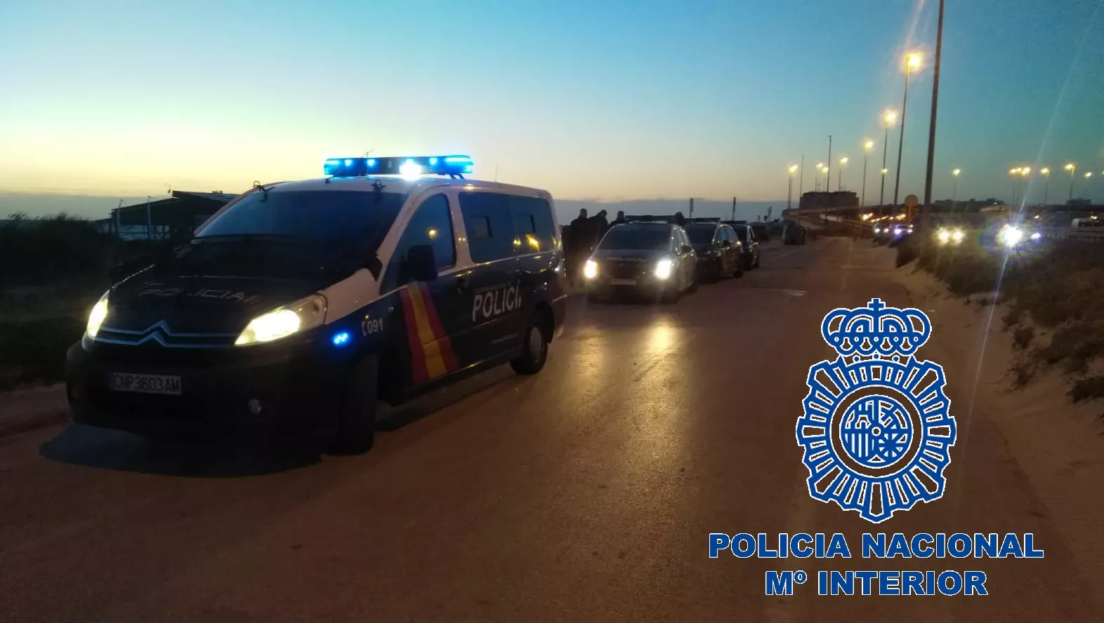 noticias cadiz policia patera cortadura.jpg noticias cadiz policia patera cortadura.jpg