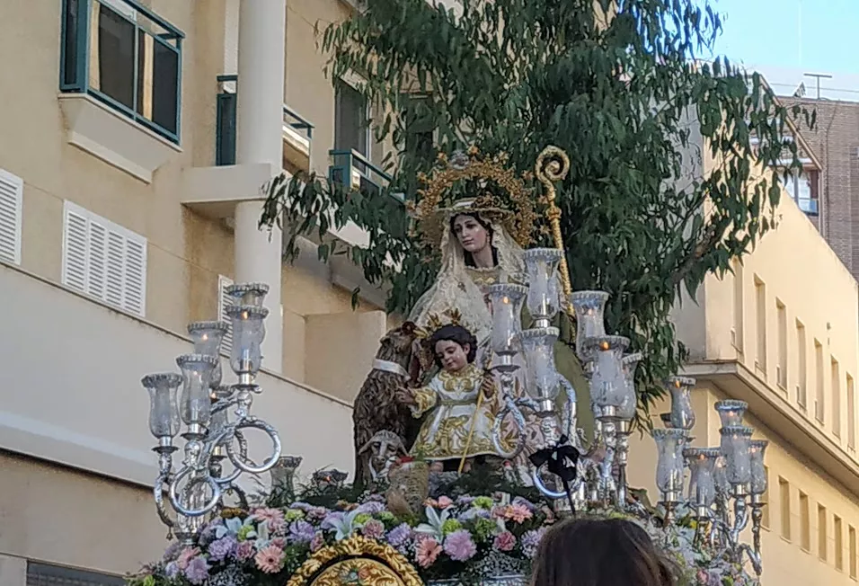 Pastora de trille procesion 10 05 19.jpg