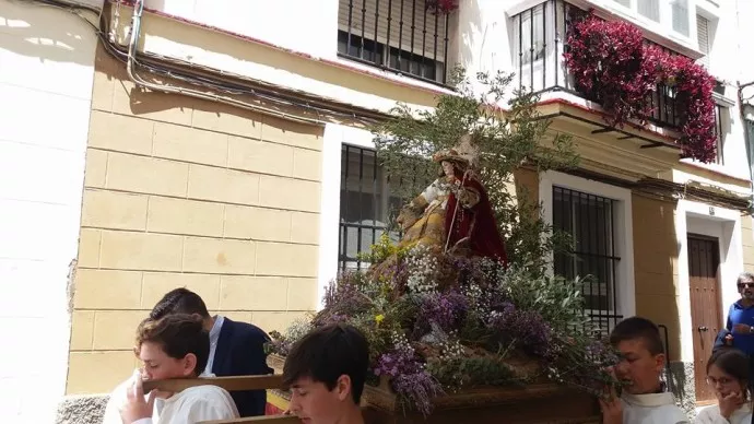 Redil Pastora procesion niños.jpg