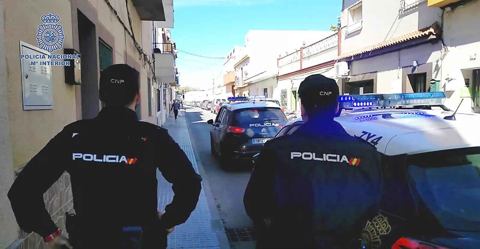 Dos agentes de la Policia Nacional en una imagen de archivo noticias cadiz ElPuerto.jpg