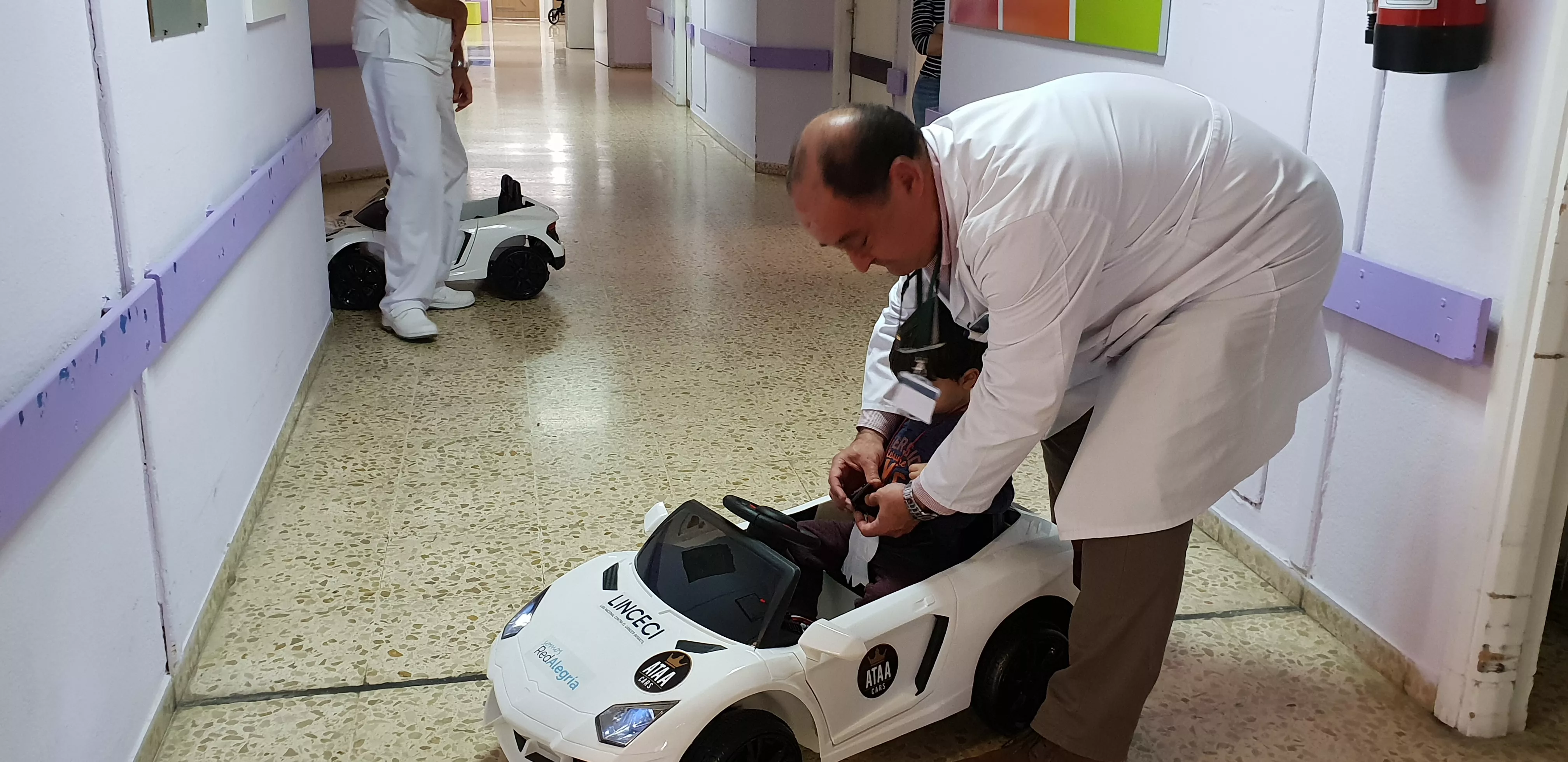 noticias cadiz coches puerta del mar.jpg noticias cadiz coches puerta del mar.jpg
