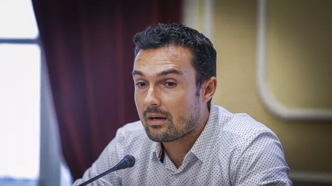 Martin-Vila-intervencion-Ayuntamiento-Cadiz_1309079651_92464411_667x375.jpg Martin-Vila-intervencion-Ayuntamiento-Cadiz_1309079651_92464411_667x375.jpg