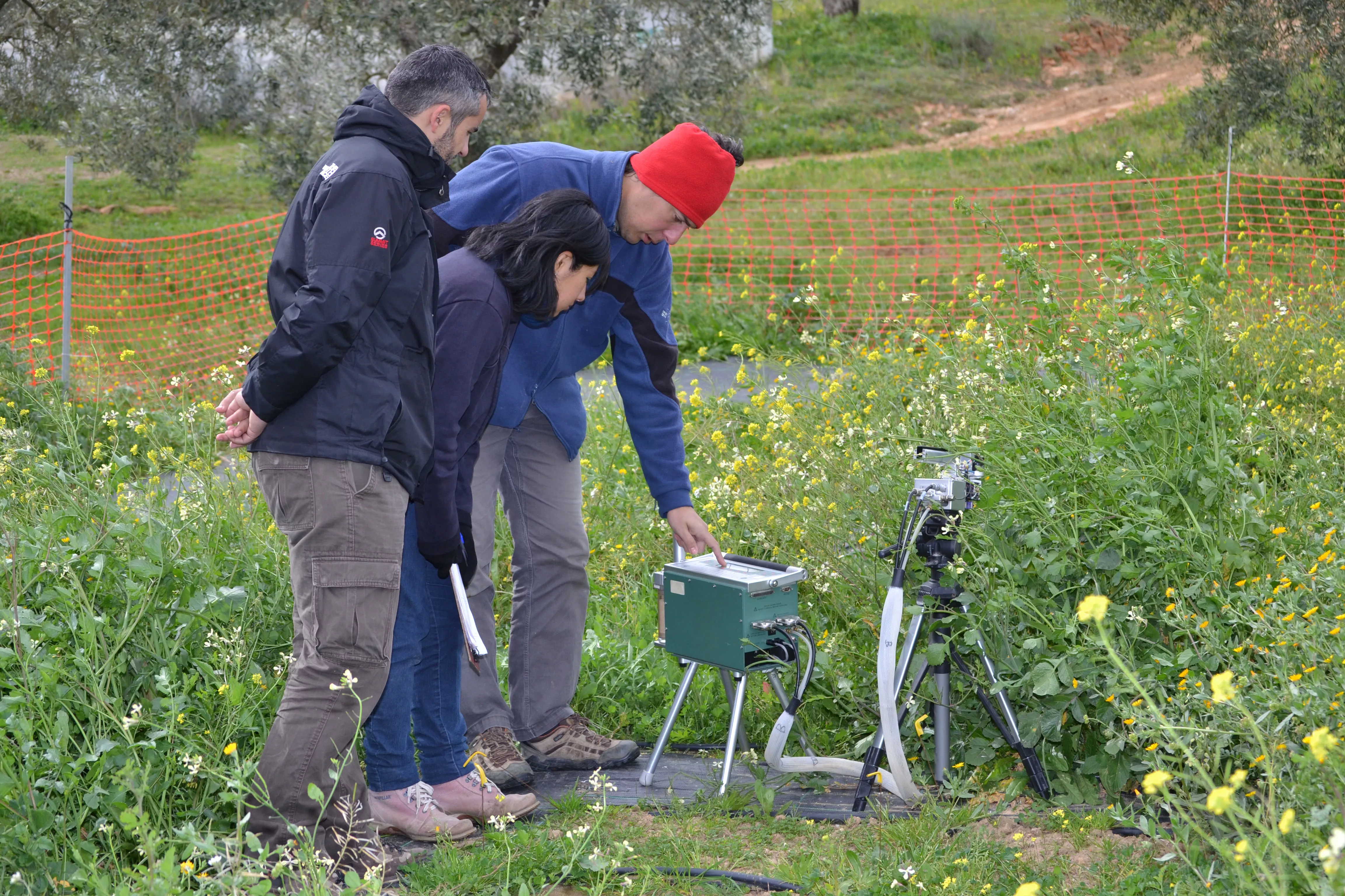 noticias cadiz Investigadores en trabajo de campo.jpg noticias cadiz Investigadores en trabajo de campo.jpg