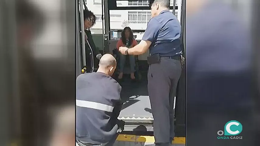 noticias cadiz atrapada autobus.jpg noticias cadiz atrapada autobus.jpg