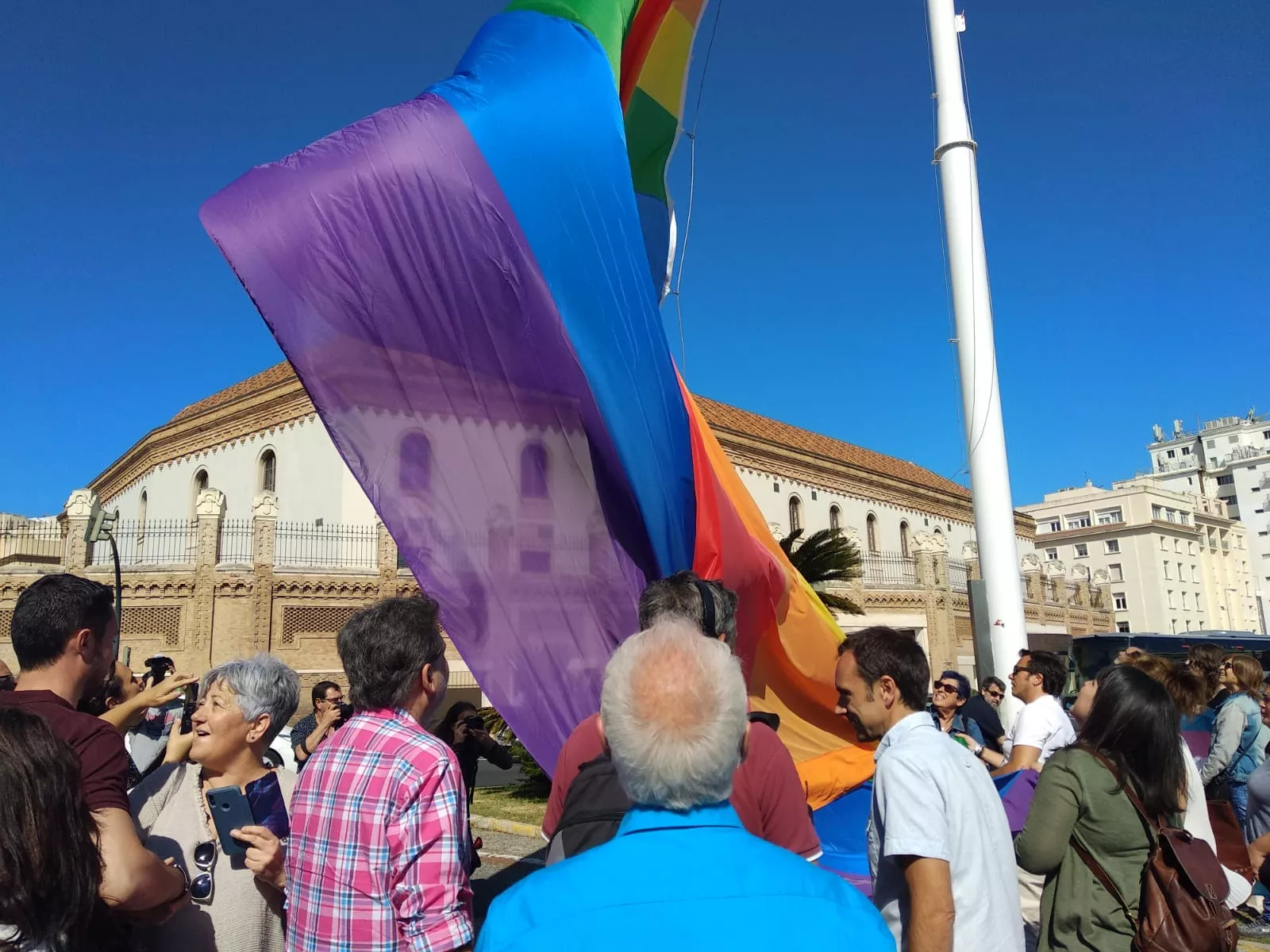 noticias cadiz bandera lgtbi.jpg noticias cadiz bandera lgtbi.jpg