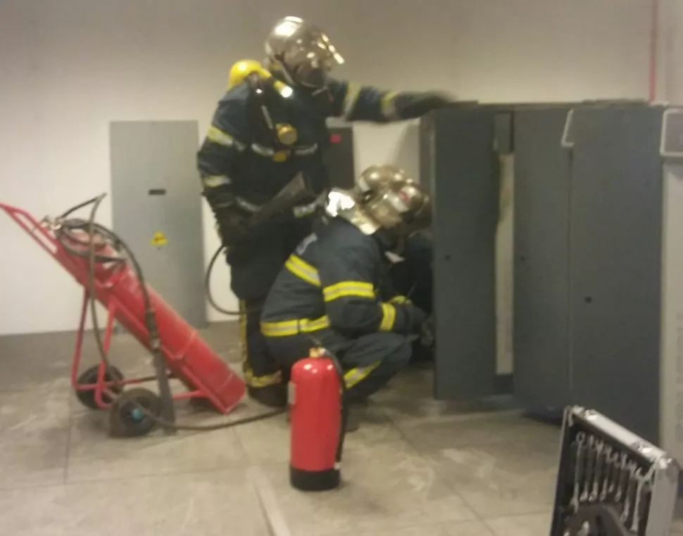 noticias cadiz bomberos hospital la linea ok.jpg noticias cadiz bomberos hospital la linea ok.jpg