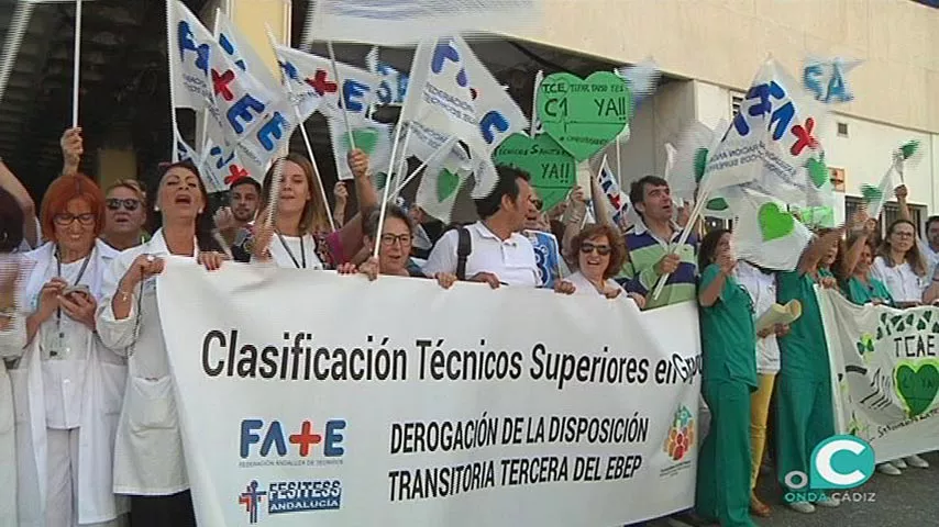 noticias cadiz protesta puerta del mar.jpg noticias cadiz protesta puerta del mar.jpg