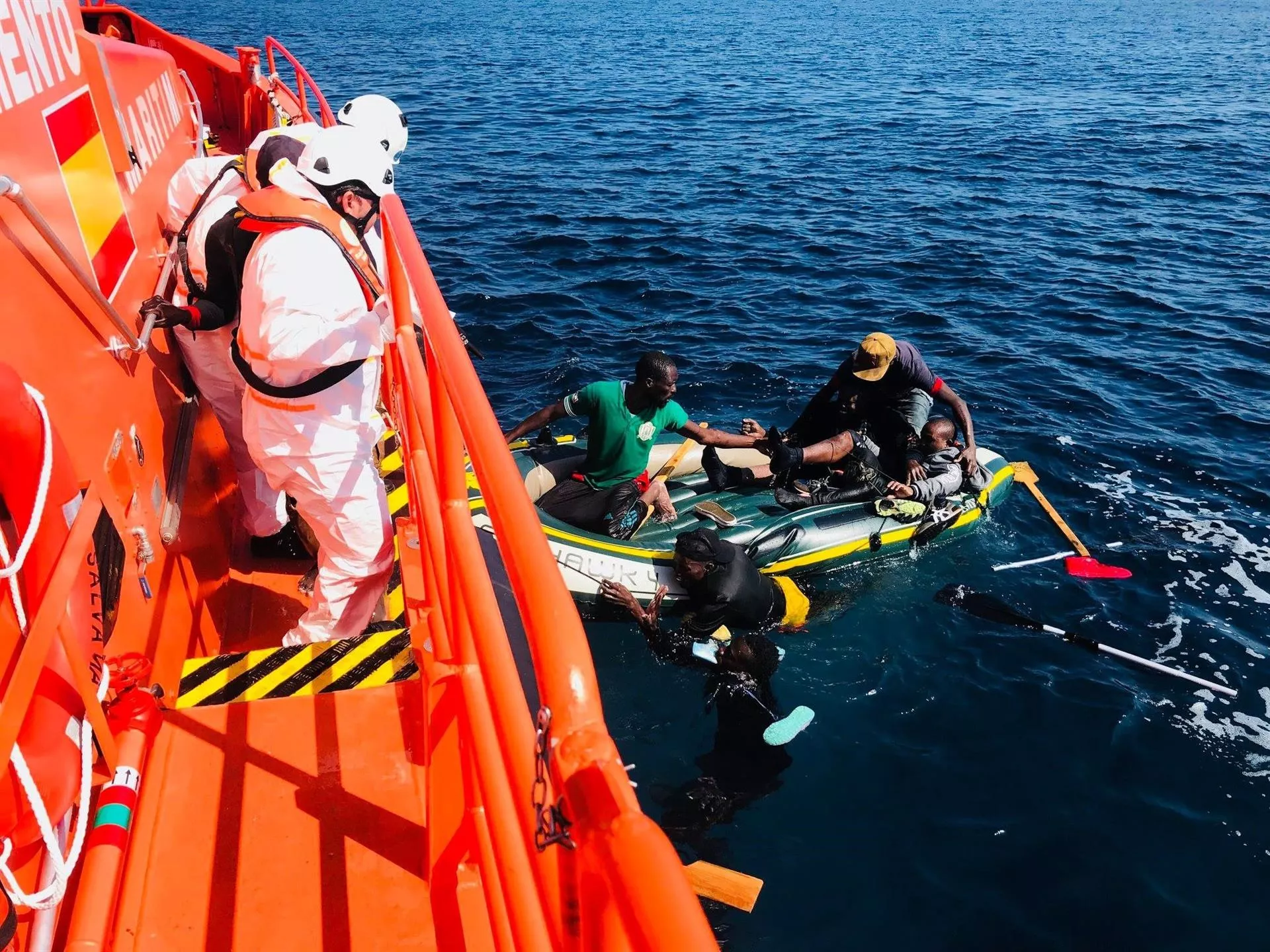 noticias cadiz salvamento en el mar.jpg noticias cadiz salvamento en el mar.jpg