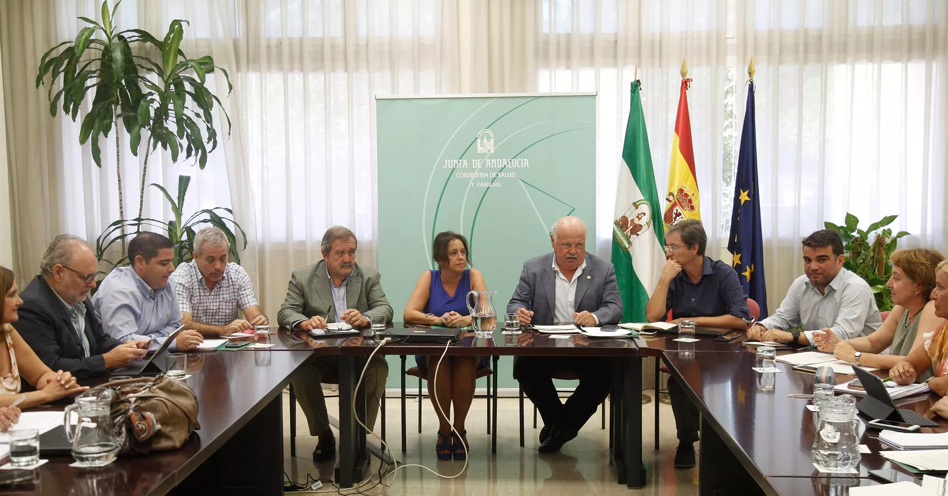Reunión en la Consejería de Salud y Familias noticias cadiz listeriosis.jpg
