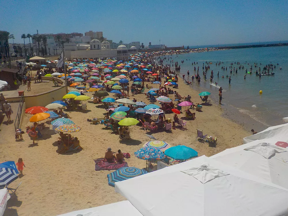 La playa de La Caleta este jueves festivo noticias cadiz playa caleta_0.jpg