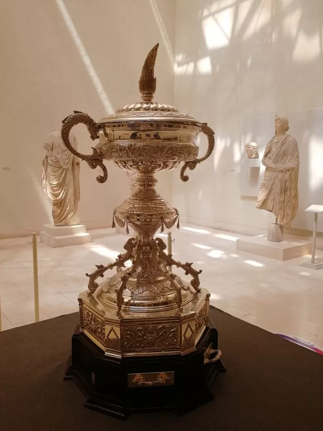 noticias cadiz trofeo carraza en el museo.jpg