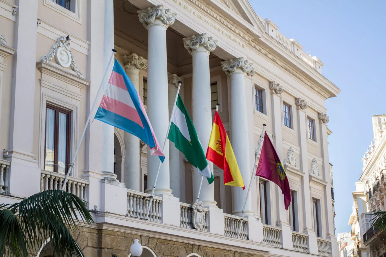noticias cadiz bandera trans_1.jpg noticias cadiz bandera trans_1.jpg