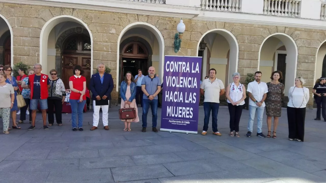 noticias cadiz minuto de silencio_22.jpg noticias cadiz minuto de silencio_22.jpg