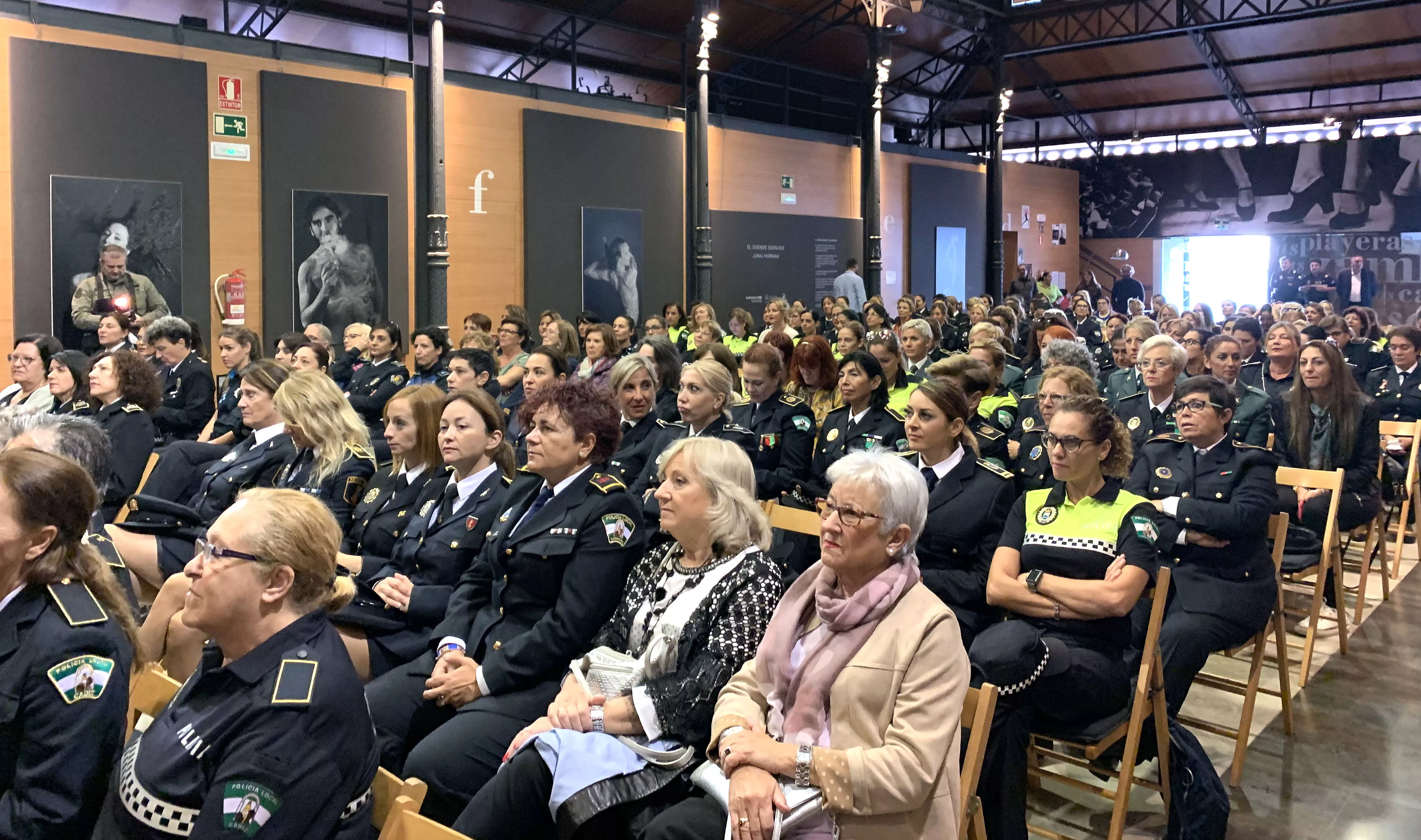 noticias cadiz policias homenajadas .jpg