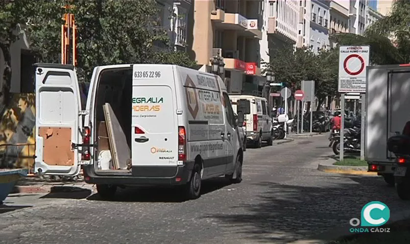 A.FOTO CARGA Y DESCARGA.jpg A.FOTO CARGA Y DESCARGA.jpg