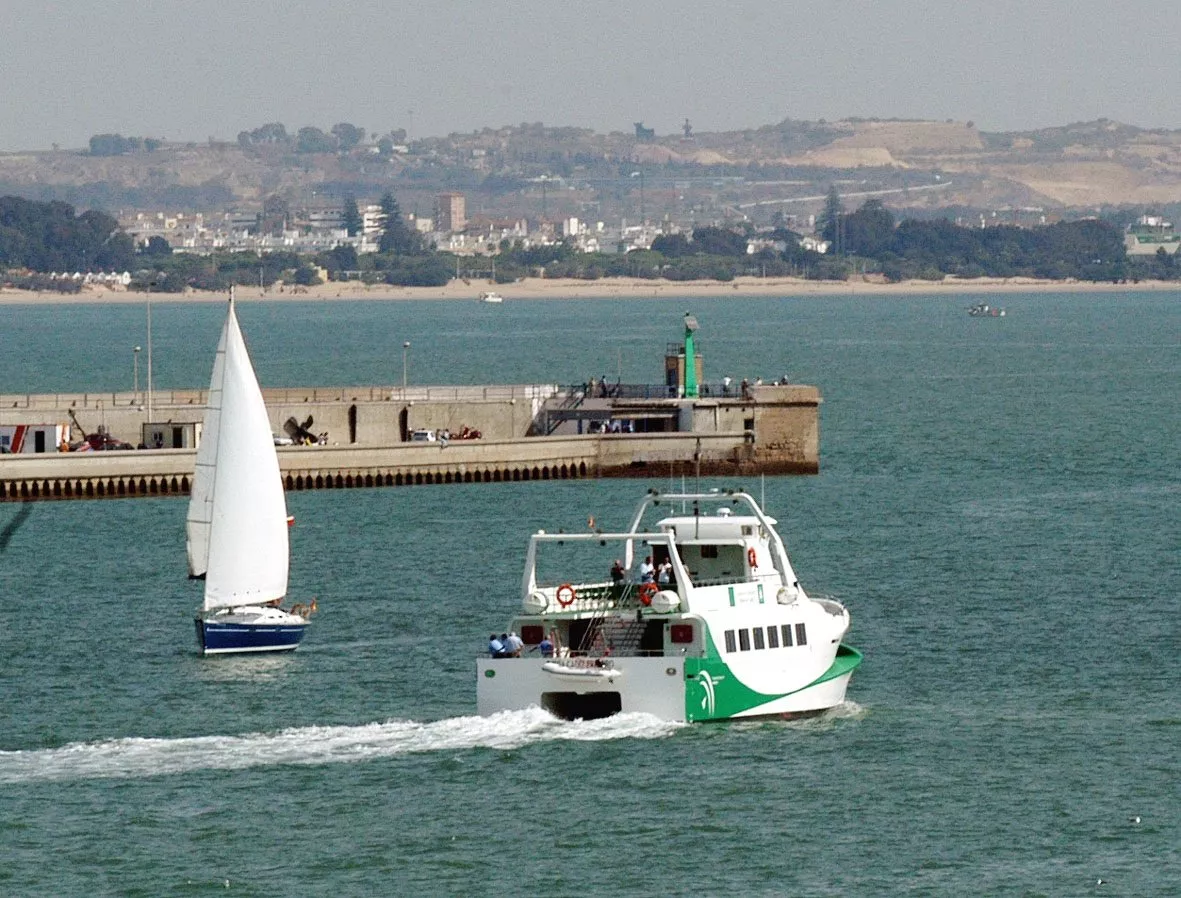 catamaran_4.jpg catamaran_4.jpg