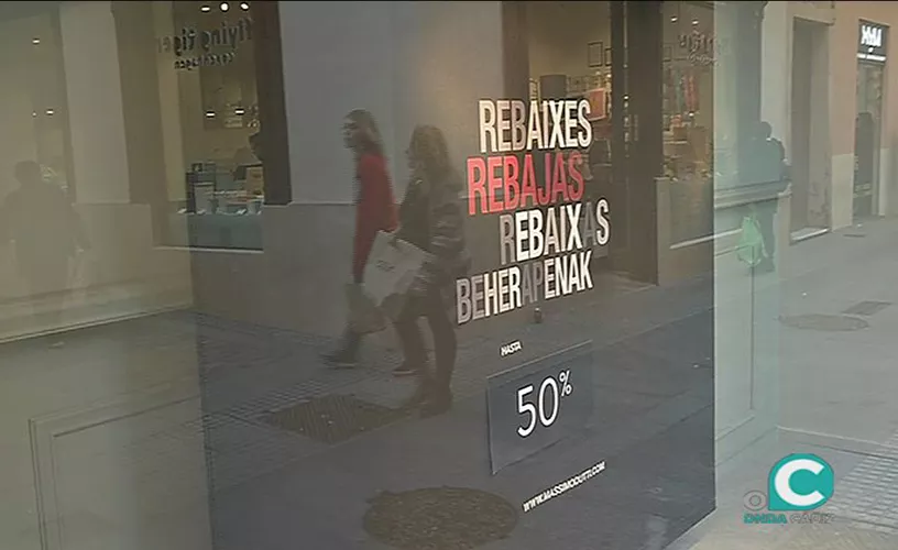 FOTO REBAJAS.jpg FOTO REBAJAS.jpg