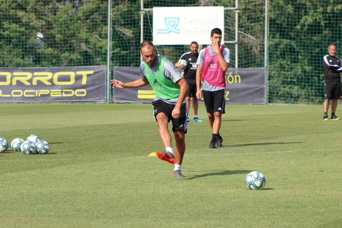 noticias cadiz cala entrenamiento el rosal.jpg