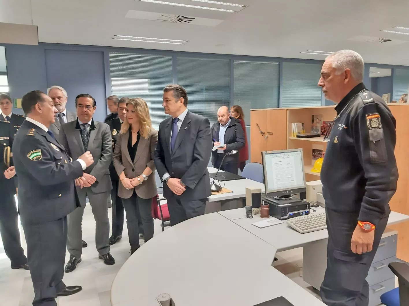 Antonio Sanz y Ana Mestre Visita Nueva Sede Upa Cádiz noticias cadiz delegacion policia.jpg