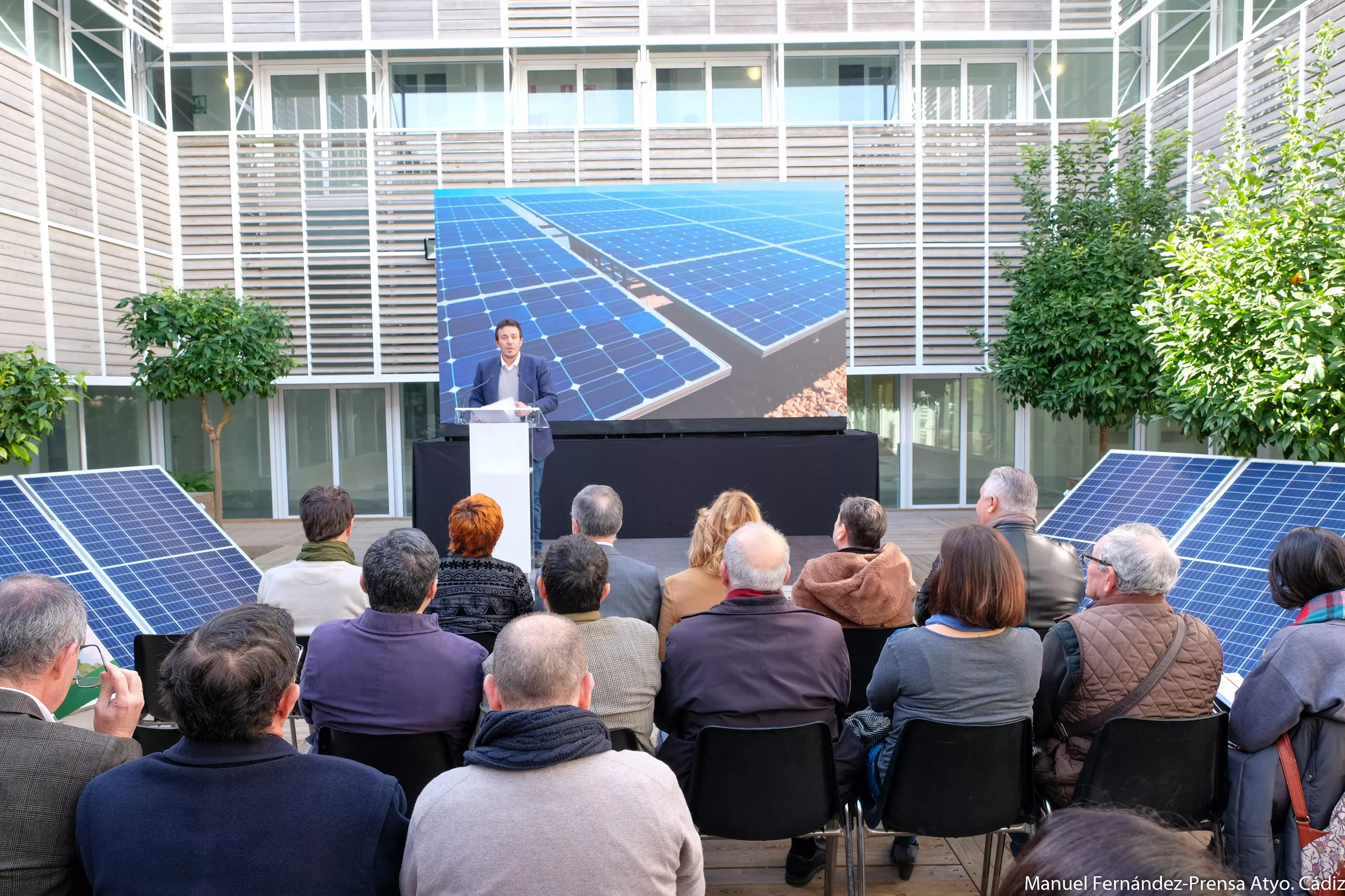 noticias cadiz-presentación linea de negocio autoconsumo eléctrica-026.JPG