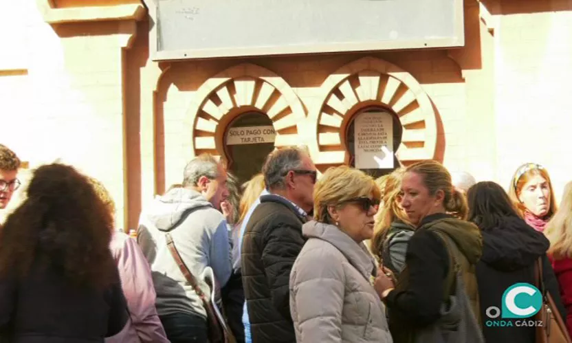 A.A. FOTO COLA FALLA.jpg A.A. FOTO COLA FALLA.jpg