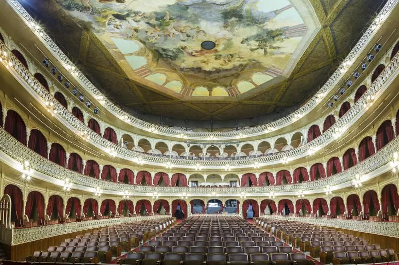 noticias cadiz Gran-Teatro-Falla-interior.jpg