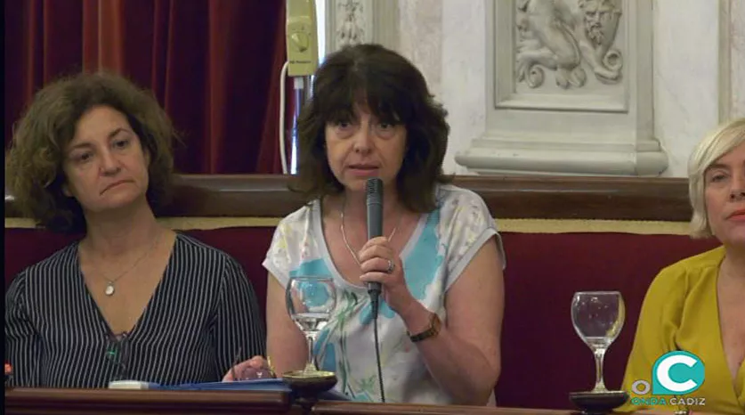 La portavoz de Ciudadanos, Lucrecia Valverde, durante la intervención en un Pleno noticias cadiz lucrecia pleno.jpg