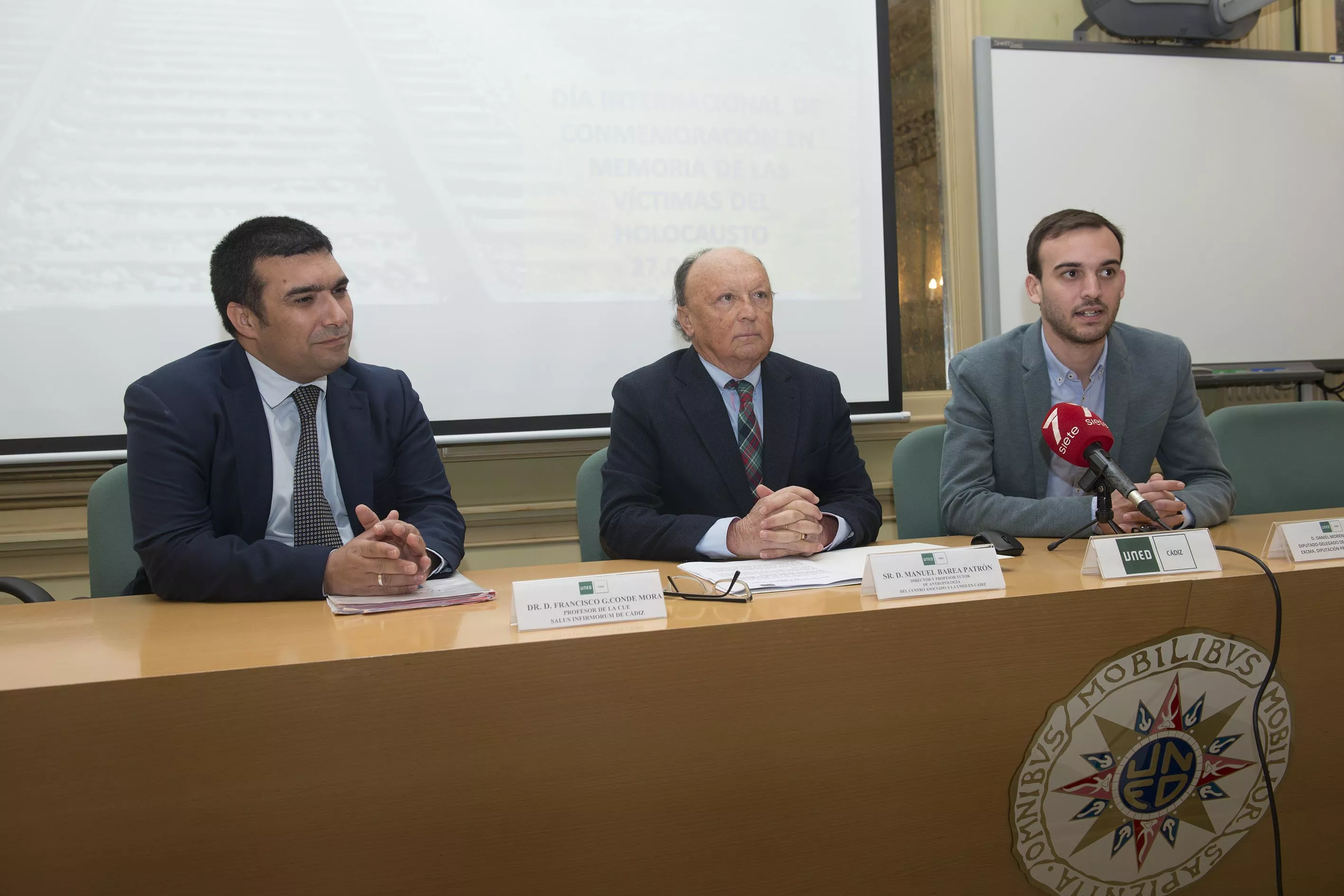 noticias dadiz Daniel Moreno interviene junto a Manuel Barea y Francisco Glicerio.jpg noticias dadiz Daniel Moreno interviene junto a Manuel Barea y Francisco Glicerio.jpg