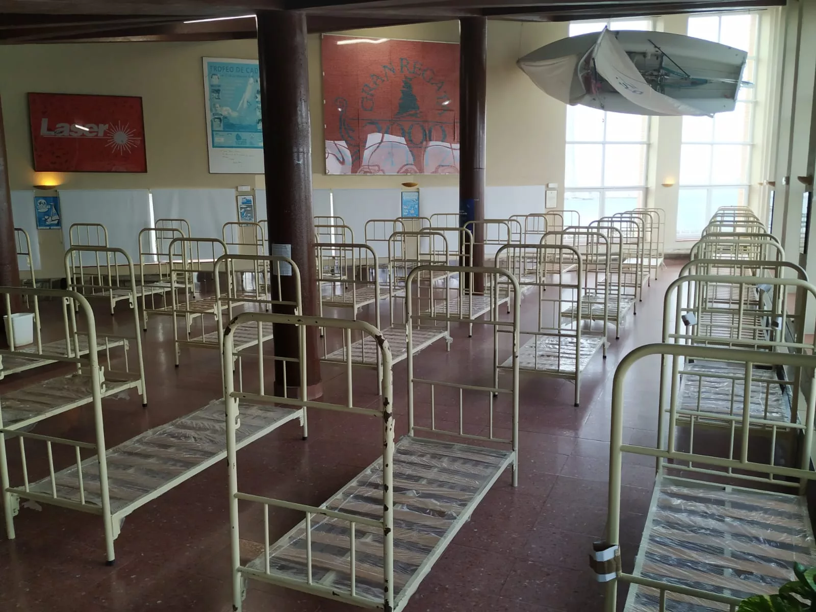 camas elcano.jpg camas elcano.jpg