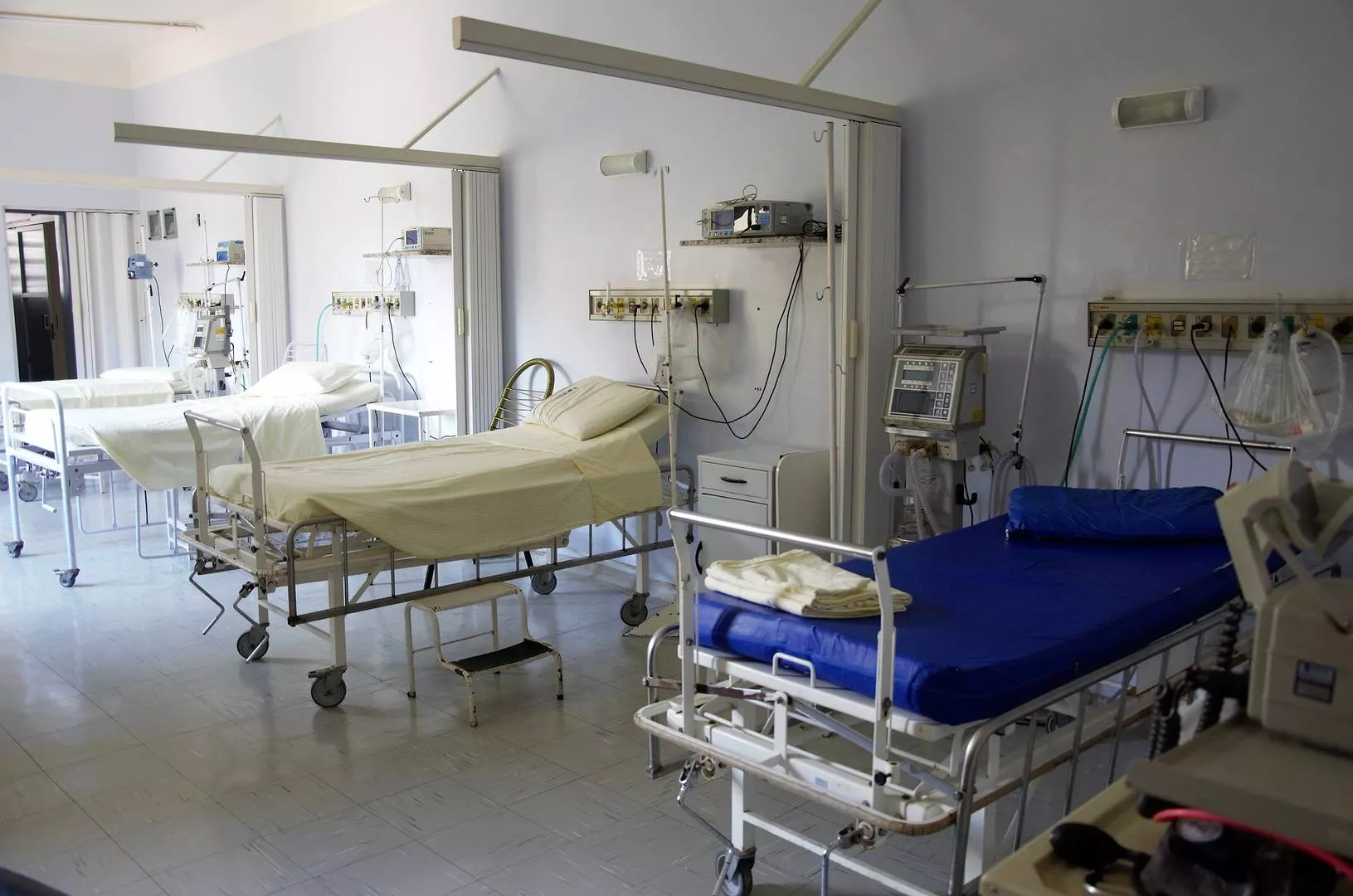 hospital-cama-medico.jpg hospital-cama-medico.jpg