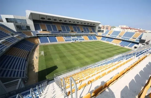 noticias cadiz estadio carranza matutino vacio.jpg