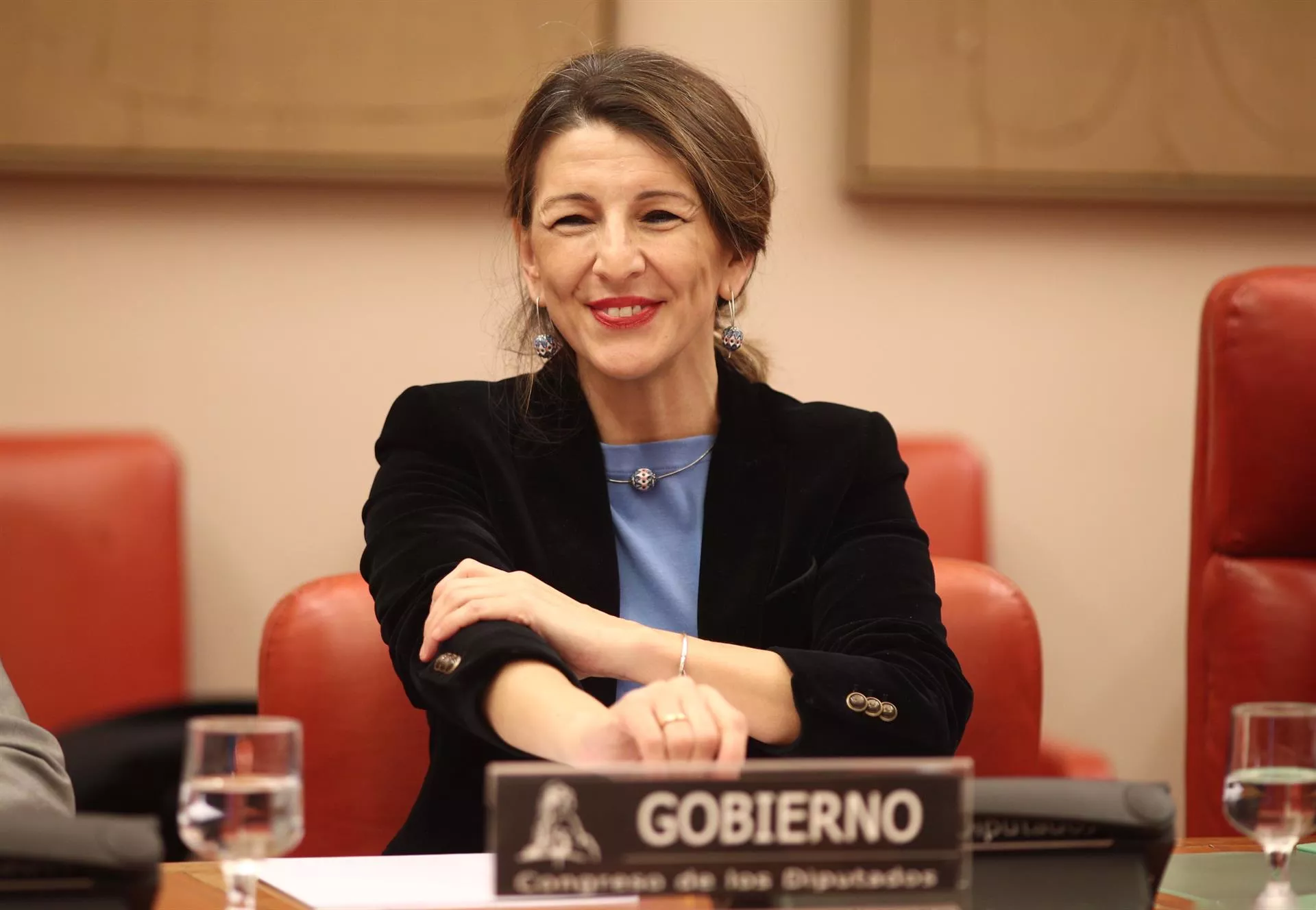 A.POLITICIA EMPLEO.jpg A.POLITICIA EMPLEO.jpg