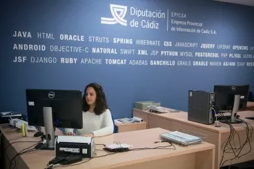 profesional en la sede de Epicsa.jpg profesional en la sede de Epicsa.jpg