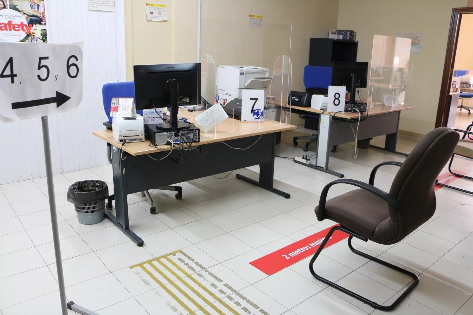 Interior de una oficina de atención al público del Gobierno NOTICIAS CADIZ subdelegacion.jpg