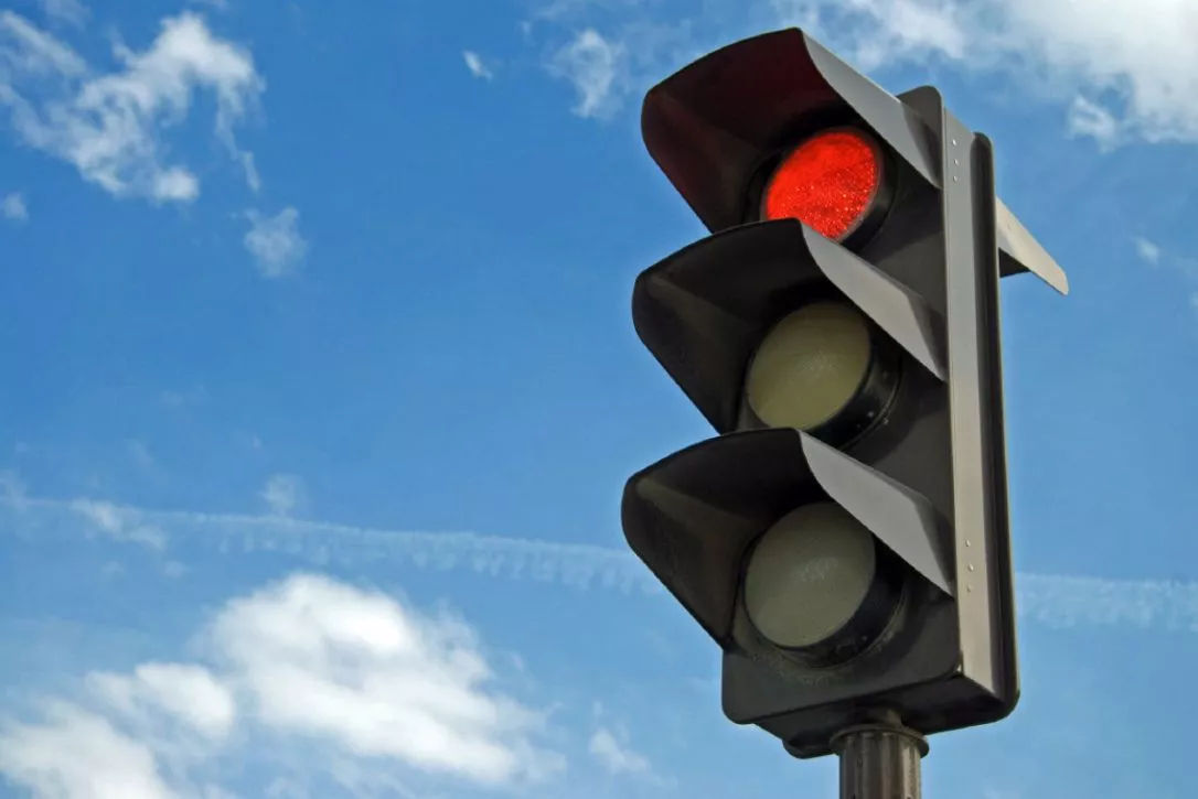 red-light.jpg.size_.custom.crop_.1086x725.jpg red-light.jpg.size_.custom.crop_.1086x725.jpg