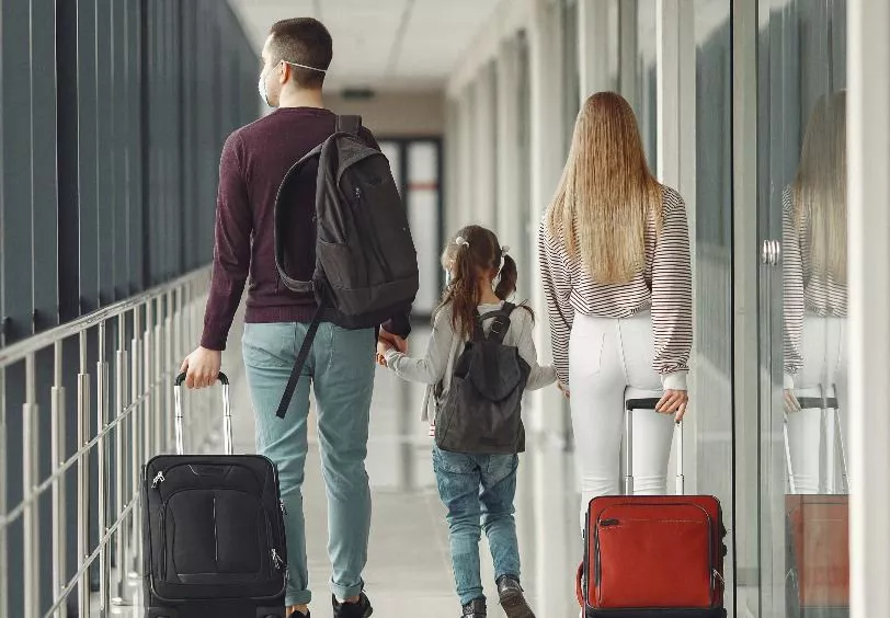 A. pasajeros-en-un-aeropuerto.jpg A. pasajeros-en-un-aeropuerto.jpg